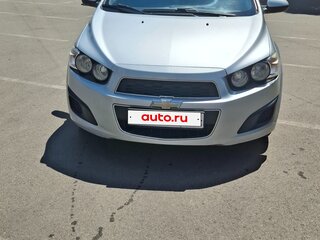 2014 Chevrolet Aveo II, серебристый, 890000 рублей, вид 3