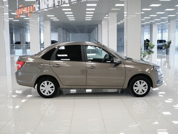 2022 Lada (ВАЗ) Granta I Рестайлинг, коричневый, 750000 рублей - вид 4