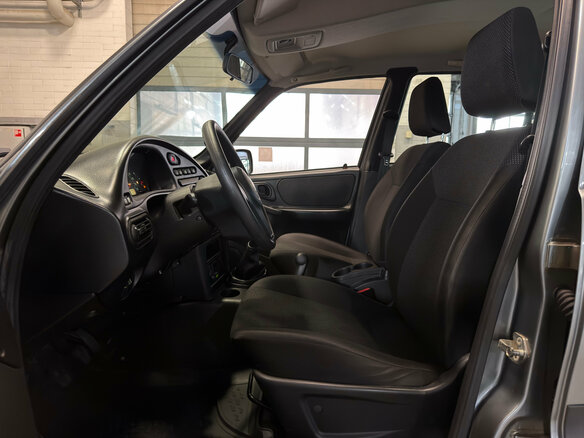 2016 Chevrolet Niva I Рестайлинг, серый, 599000 рублей - вид 12