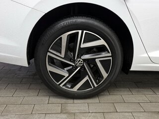 2023 Volkswagen Jetta VII Рестайлинг, белый, 1980000 рублей, вид 5