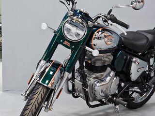 2025 Royal Enfield Classic 350, зелёный, 519000 рублей, вид 3