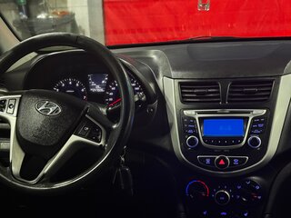 2014 Hyundai Solaris I Рестайлинг, чёрный, 649000 рублей, вид 5