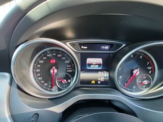 2017 Mercedes-Benz CLA 180 I (C117, X117) Рестайлинг, белый, 1900000 рублей, вид 4