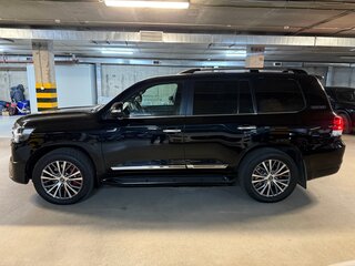 2017 Toyota Land Cruiser 200 Series Рестайлинг 2, чёрный, 6700000 рублей, вид 2