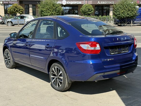 2026 Lada (ВАЗ) Granta I Рестайлинг, синий, 1264000 рублей - вид 6