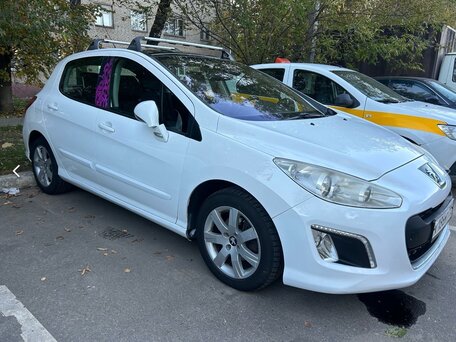 2012 Peugeot 308 I Рестайлинг, белый, 590000 рублей, вид 3