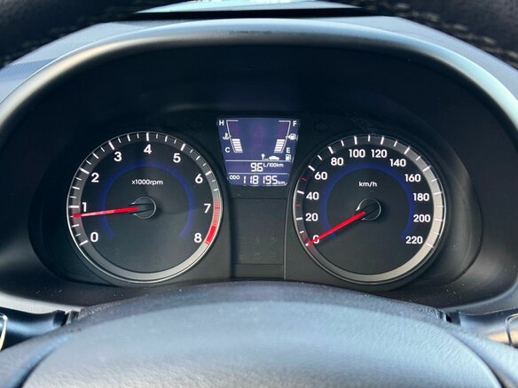2013 Hyundai Solaris I, серый, 799000 рублей - вид 21