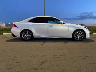 2018 Lexus IS 300 III Рестайлинг, белый, 2830000 рублей, вид 3
