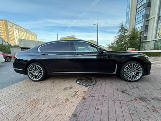 2019 BMW 7 серии Long 730Ld xDrive VI (G11/G12) Рестайлинг, чёрный, 4999999 рублей, вид 3