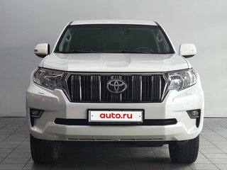 2020 Toyota Land Cruiser Prado 150 Series Рестайлинг 3, белый, 4950000 рублей, вид 2