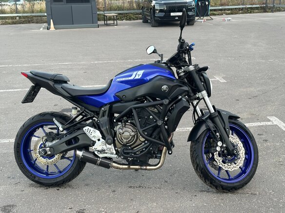 2017 Yamaha MT-07 (FZ-07), синий, 800000 рублей