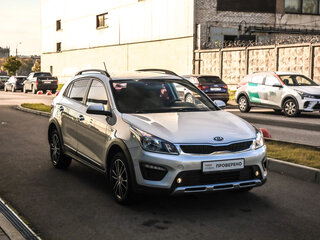 2019 Kia Rio X-Line IV, серебристый, 1492782 рублей, вид 5