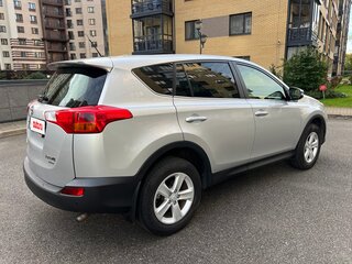2013 Toyota RAV4 IV (XA40), серебристый, 1750000 рублей, вид 4