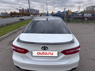 2018 Toyota Camry VIII (XV70), белый, 2650000 рублей, вид 4