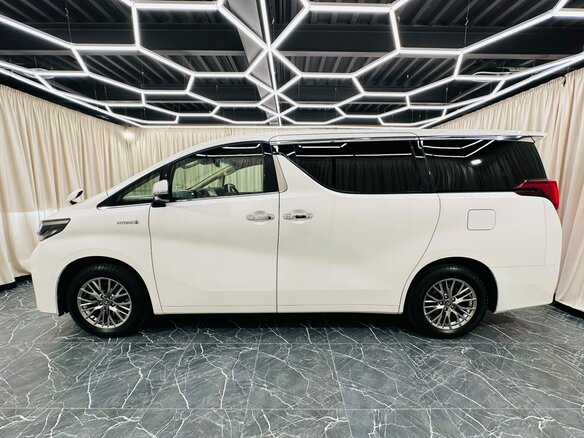 2018 Toyota Alphard III Рестайлинг, белый, 4299900 рублей - вид 3