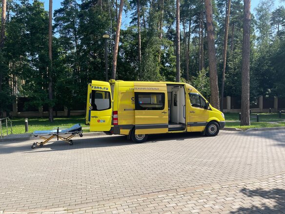 2013 Mercedes-Benz Sprinter, жёлтый, 1350000 рублей - вид 12