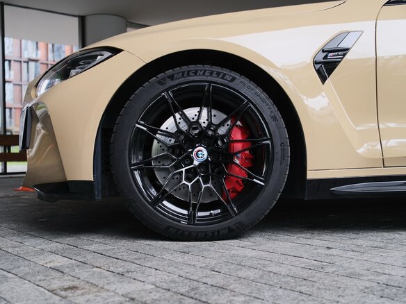 2022 BMW M4 Competition Package G82/G83, бежевый, 8990000 рублей - вид 3