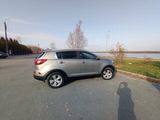 2013 Kia Sportage III, серебристый, 1350000 рублей, вид 3