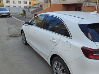 2018 Kia Ceed III, белый, 1700000 рублей, вид 3