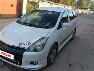 2004 Toyota Wish I, белый, 800000 рублей, вид 3