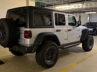 2024 Jeep Wrangler 4xe IV (JL) Рестайлинг, серебристый, 5999999 рублей, вид 5
