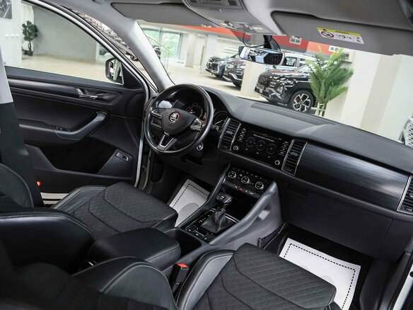 2019 Skoda Kodiaq I, белый, 2140000 рублей - вид 4