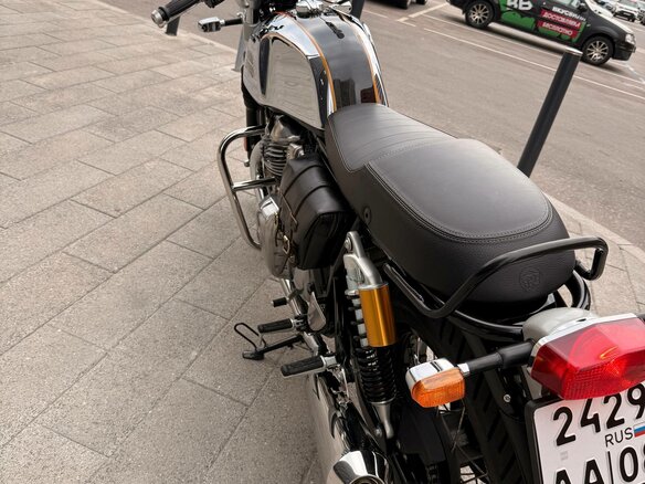 2025 Royal Enfield Continental GT, серебристый, 585000 рублей - вид 6