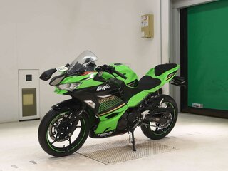 2019 Kawasaki Ninja 400, зелёный, 677000 рублей, вид 4