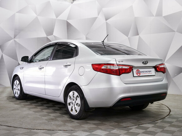 2012 Kia Rio III, серебристый, 730000 рублей - вид 2