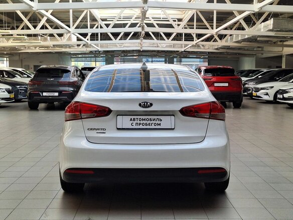 2019 Kia Cerato III Рестайлинг (Classic), белый, 1430000 рублей - вид 5