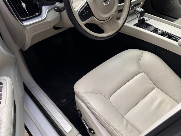 2020 Volvo S60 III, белый, 3580000 рублей - вид 10