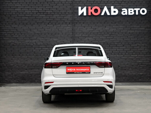 2024 Geely Emgrand II, белый, 1850000 рублей - вид 5