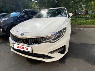 2019 Kia Optima IV Рестайлинг, белый, 1900000 рублей, вид 2