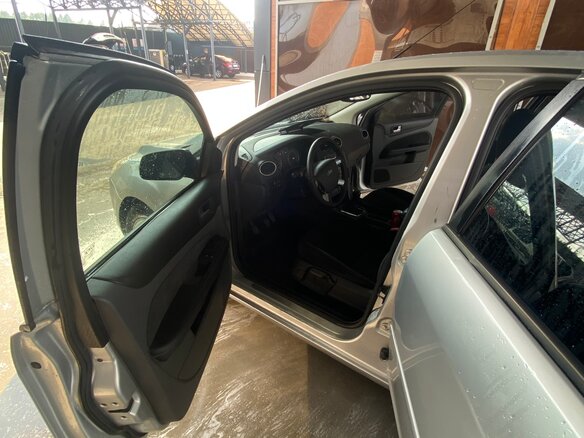 2007 Ford Focus II, серебристый - вид 3