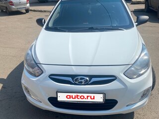 2013 Hyundai Solaris I, белый, 770000 рублей, вид 3