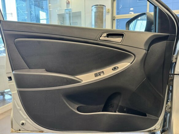 2014 Hyundai Solaris I Рестайлинг, серебристый - вид 10