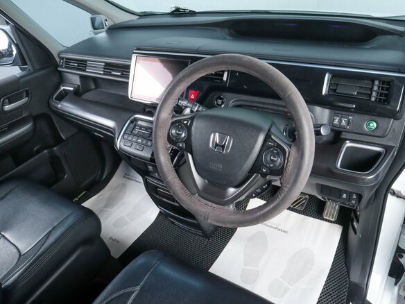2018 Honda Stepwgn V Рестайлинг, белый, 2579000 рублей - вид 6