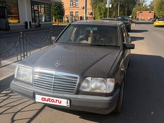 1990 Mercedes-Benz W124 230, коричневый, 550000 рублей, вид 3