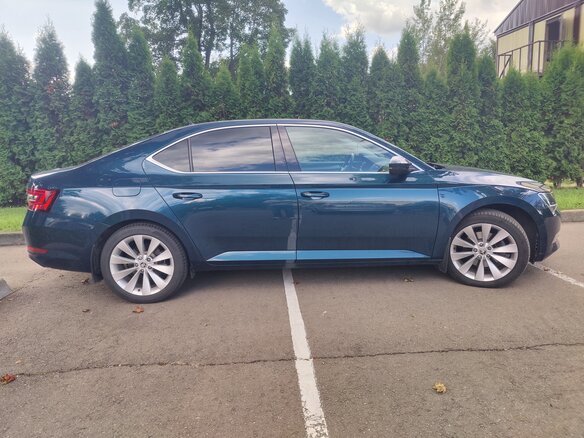 2019 Skoda Superb III, синий, 2250000 рублей - вид 2