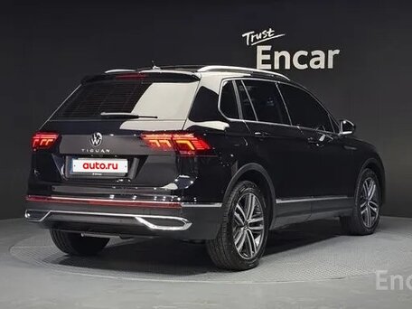 2022 Volkswagen Tiguan Allspace II Рестайлинг, чёрный, 3500000 рублей, вид 3