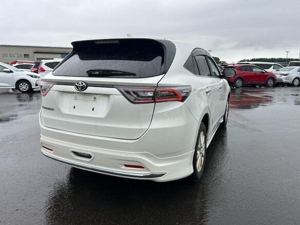 2015 Toyota Harrier III (XU60), белый, 1950055 рублей - вид 4