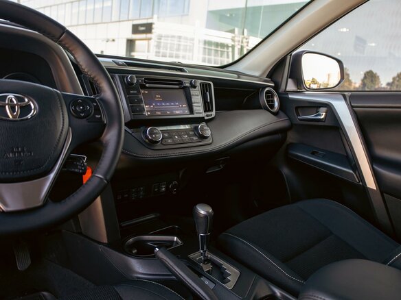 2018 Toyota RAV4 IV (XA40) Рестайлинг, белый, 1855000 рублей - вид 13
