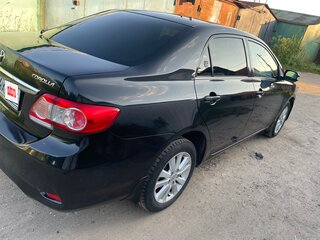 2012 Toyota Corolla X (E140, E150) Рестайлинг, чёрный, 950000 рублей, вид 3