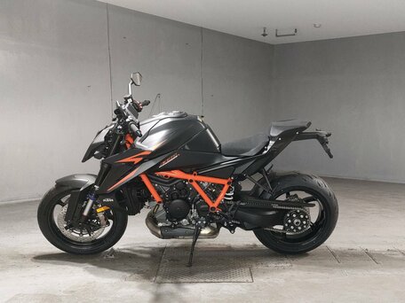2024 KTM 1390 Super Duke R Evo, чёрный, 2100000 рублей, вид 3