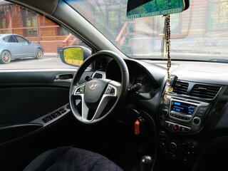 2015 Hyundai Solaris I Рестайлинг, белый, 1000000 рублей, вид 5