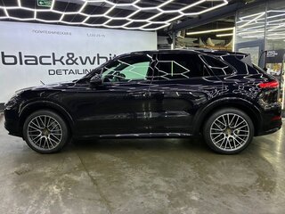 2019 Porsche Cayenne S III, чёрный, 7700000 рублей, вид 3