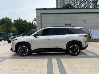 2025 Toyota bZ3X 58.3 kWh, серебристый, 3250000 рублей, вид 5