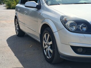 2004 Opel Astra H, серебристый, 550000 рублей, вид 3