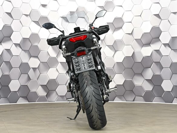 2023 Yamaha MT-09 Tracer (FJ-09), белый, 1227000 рублей - вид 5