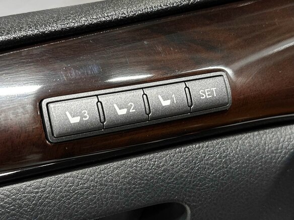 2012 Lexus LX 570 III Рестайлинг, белый, 4190000 рублей - вид 27
